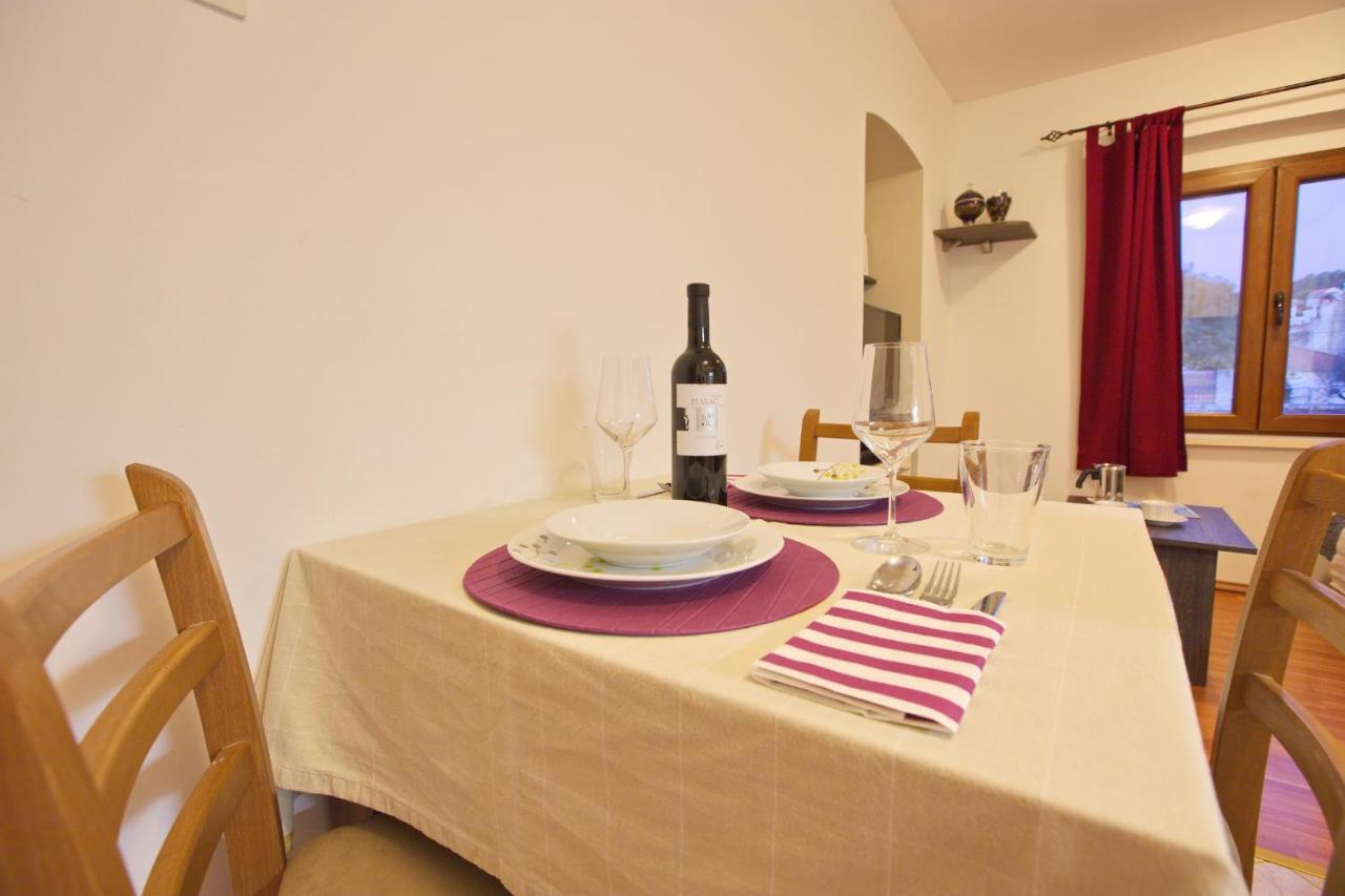 Apartments With A Parking Space Jelsa, Hvar - 8713 Jelsa  Exterior photo
