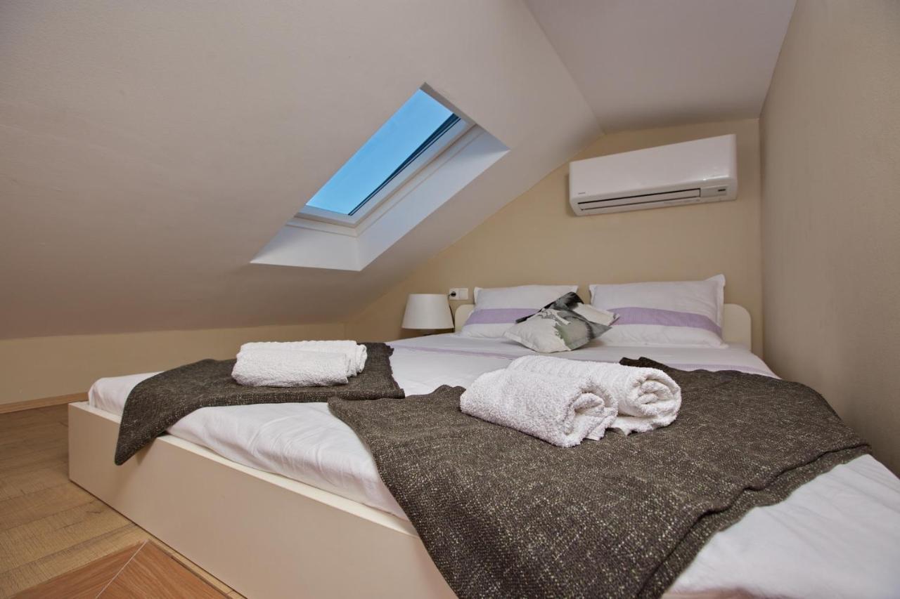 Apartments With A Parking Space Jelsa, Hvar - 8713 Jelsa  Exterior photo