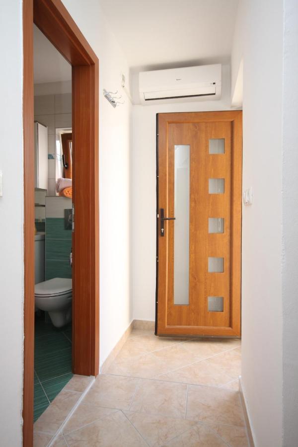 Apartments With A Parking Space Jelsa, Hvar - 8713 Jelsa  Exterior photo
