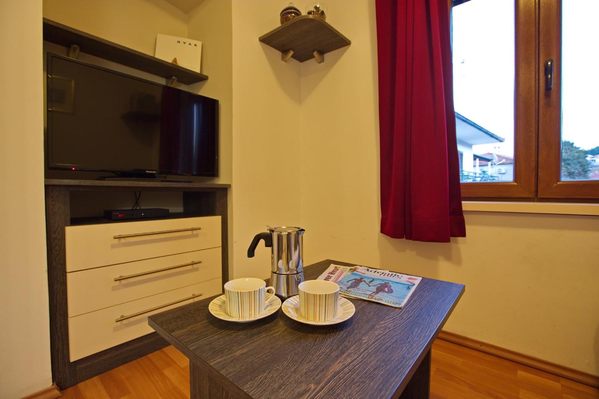 Apartments With A Parking Space Jelsa, Hvar - 8713 Jelsa  Room photo