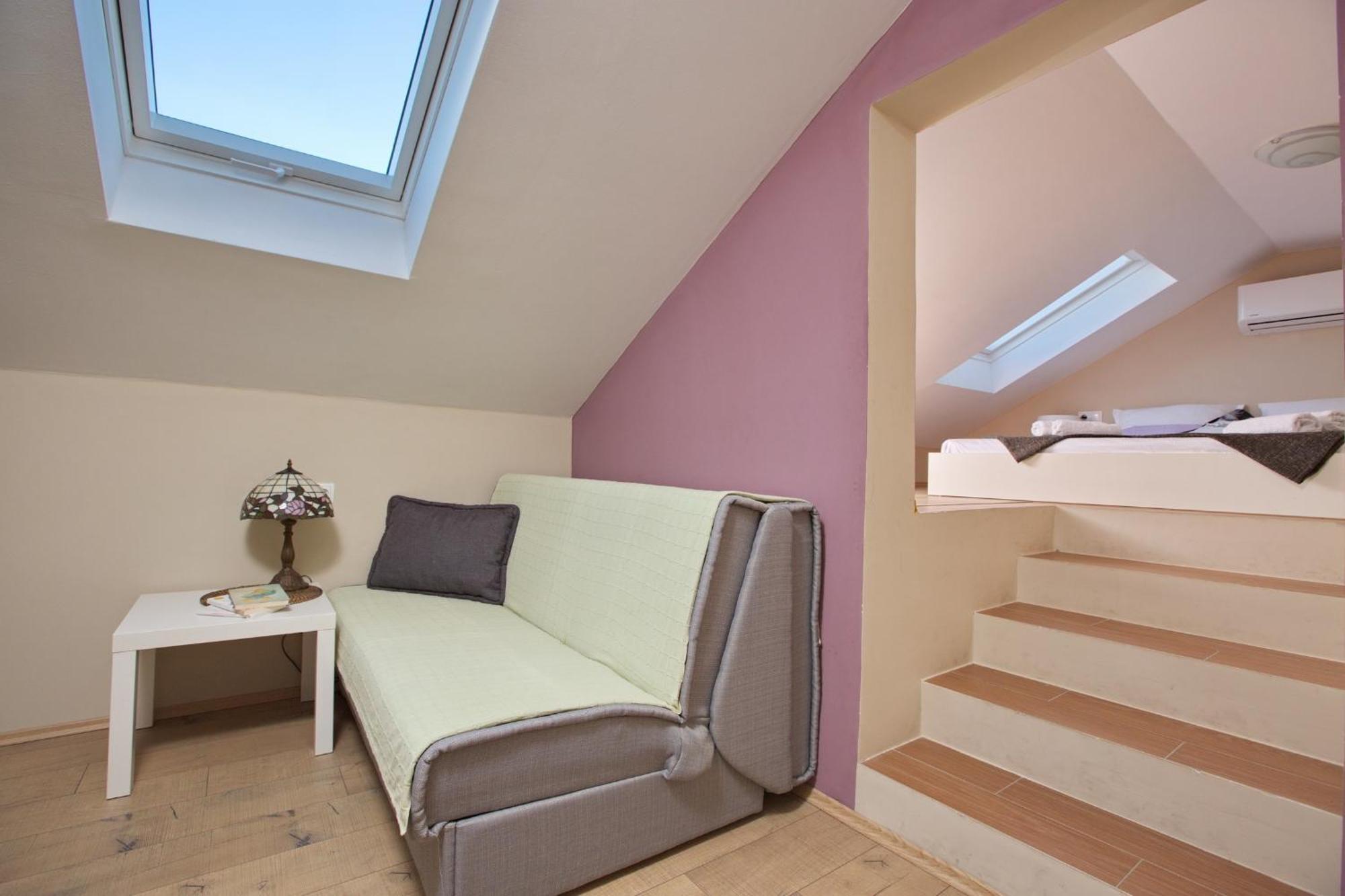 Apartments With A Parking Space Jelsa, Hvar - 8713 Jelsa  Room photo