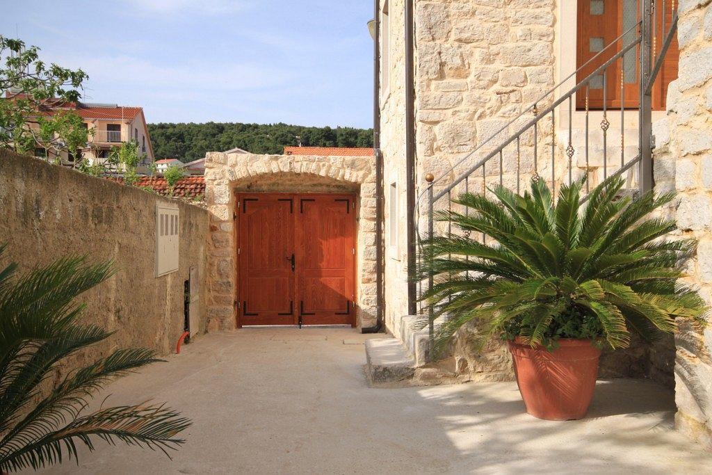Apartments With A Parking Space Jelsa, Hvar - 8713 Jelsa  Exterior photo